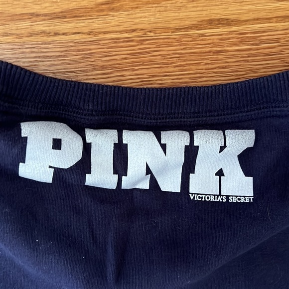 Victoria’s Secret UCONN Crew neck sweatshirt - Picture 5 of 5